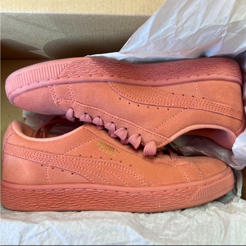 Puma Suede Classic Sneakers - Coral / Salmon - Size 4 Youth / 5.5 Women